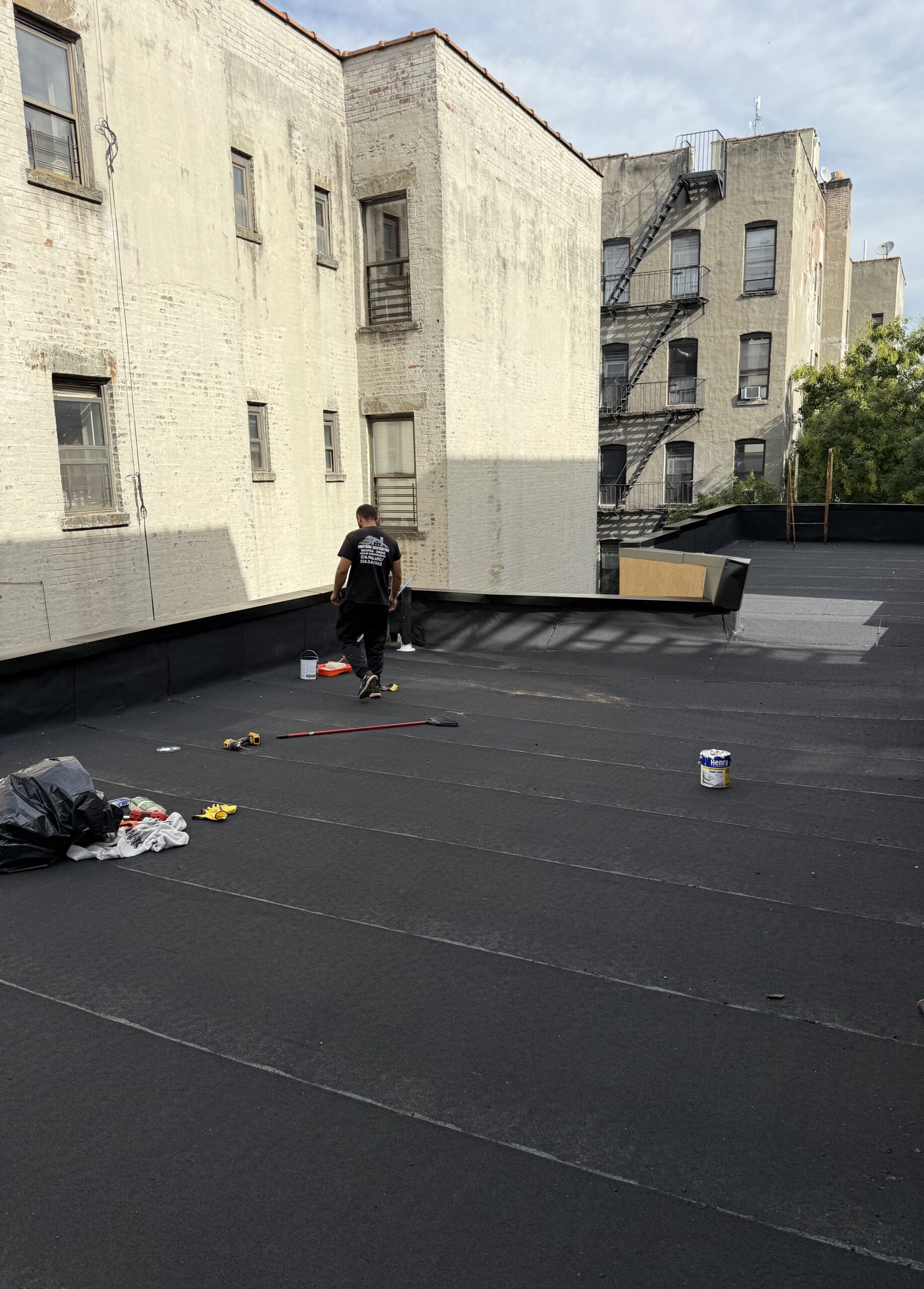 New flat roof rubber membrane installation
